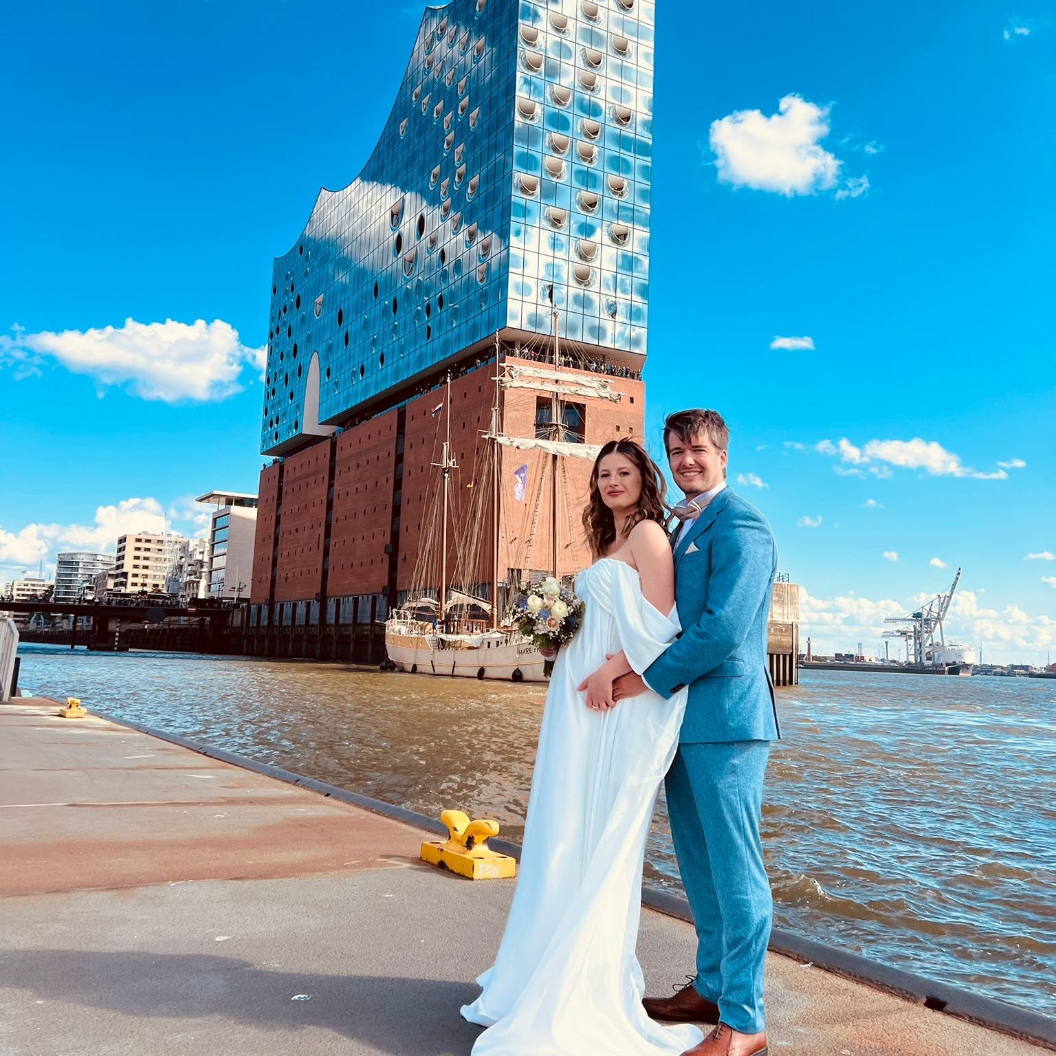 Hamburg Elbe Hochzeit: Christinas Traumzeremonie auf dem Wasser